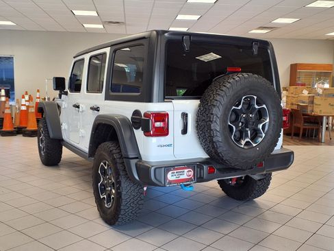 Used 2023 Jeep Wrangler Unlimited Rubicon 4xe AWD/4WD image 3
