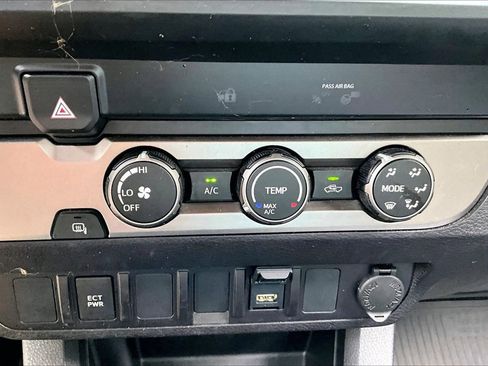 Used 2022 Toyota Tacoma SR w/ SR Convenience Package RWD image 24