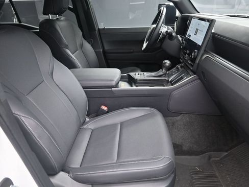 Used 2024 Lexus GX 550 w/ Accessory Package (2T) AWD/4WD image 40