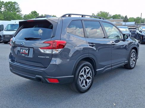Used 2022 Subaru Forester Premium AWD/4WD image 5
