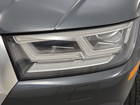 Used 2019 Audi Q5 2.0T Premium Plus w/ Premium Plus Package image 32