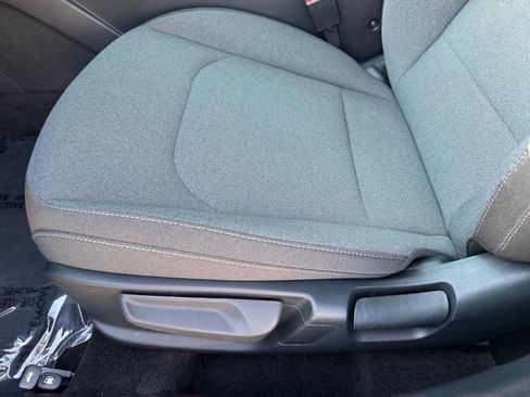 Used 2025 Kia K4 LXS image 25