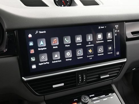 Certified 2023 Porsche Cayenne AWD/4WD image 20