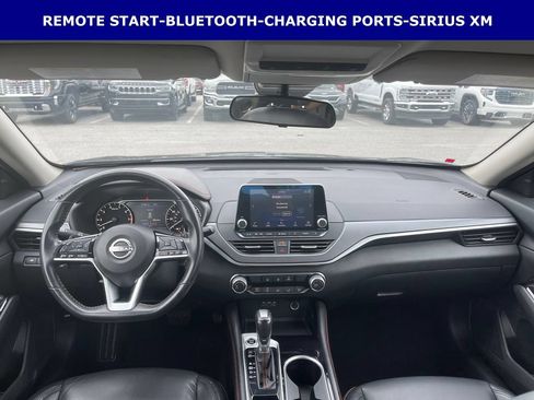 Used 2024 Nissan Altima 2.5 SR FWD image 11