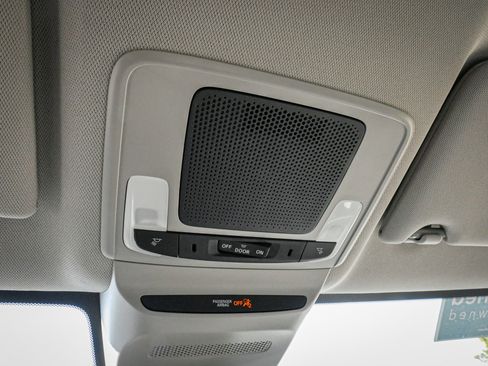 Certified 2025 Honda HR-V LX image 26