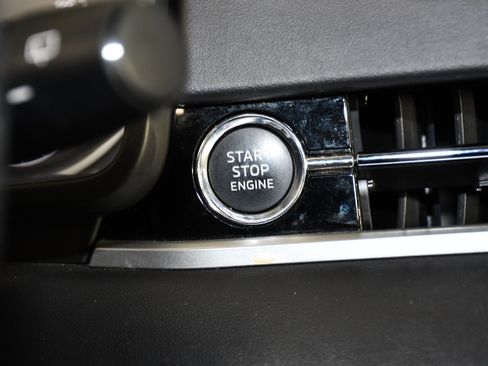 Used 2023 Mitsubishi Outlander SE AWD/4WD image 24