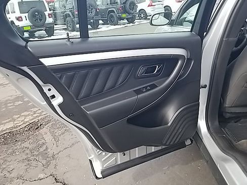 Used 2018 Ford Taurus SEL image 26