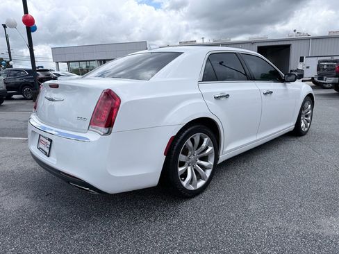 Used 2020 Chrysler 300 Limited RWD image 6