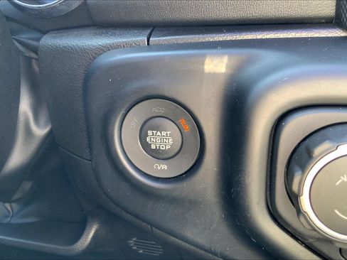 Used 2023 Jeep Wrangler Unlimited Sahara AWD/4WD image 27