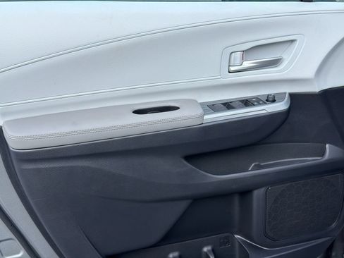 New 2026 Toyota Sienna XLE FWD image 13