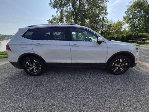 Used 2018 Volkswagen Tiguan SE AWD/4WD image 4