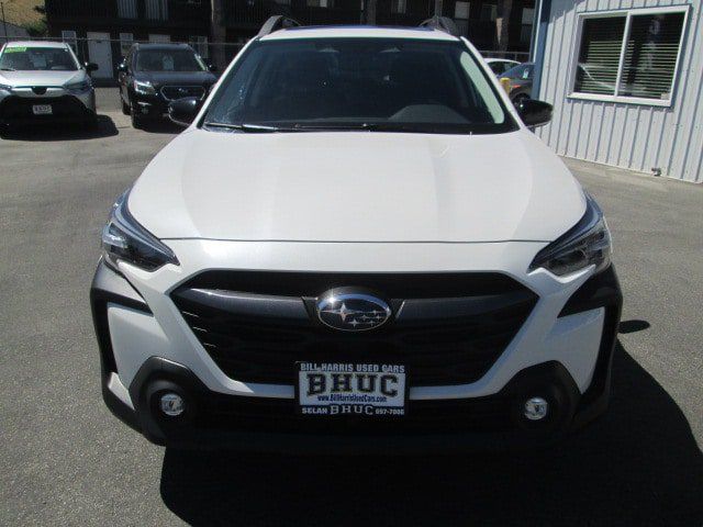 Used 2023 Subaru Outback Premium AWD/4WD image 2