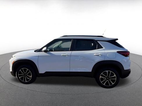 Used 2025 Chevrolet TrailBlazer LT image 9