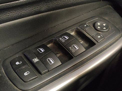 Used 2020 Jeep Cherokee Latitude Plus image 27