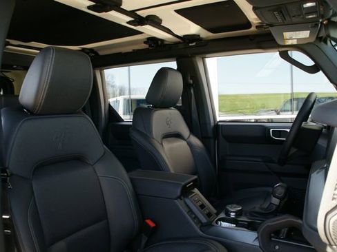 New 2026 Ford Bronco Badlands w/ Sasquatch Package AWD/4WD image 40