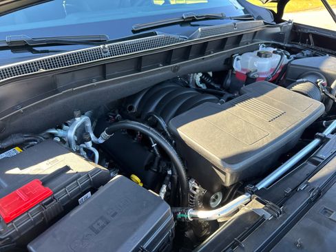 New 2026 Chevrolet Suburban LS image 12