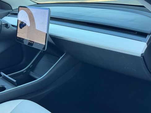 Used 2018 Tesla Model 3 Long Range AWD/4WD image 34