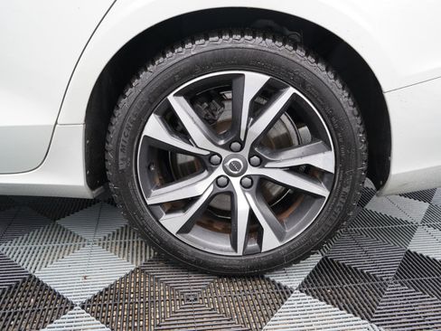 Used 2019 Volvo S60 T6 R-Design image 14