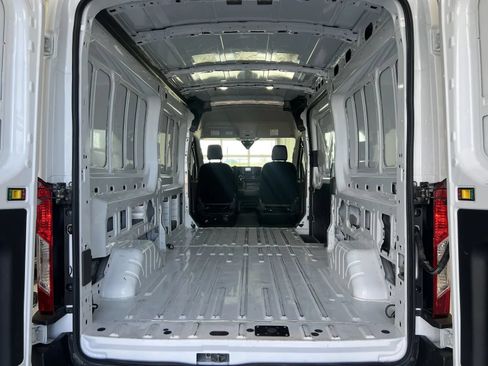 Used 2025 Ford Transit 250 148 Medium Roof RWD image 13