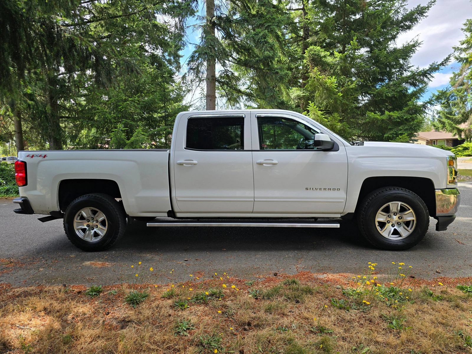 Used 2016 Chevrolet Silverado 1500 LT w/ Trailering Package AWD/4WD image 6