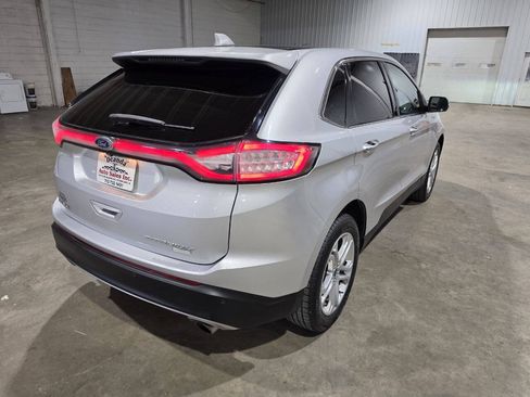 Used 2018 Ford Edge Titanium w/ Equipment Group 301A FWD image 10