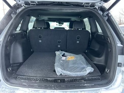 New 2025 Jeep Grand Cherokee Altitude image 26