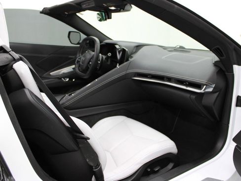 Used 2022 Chevrolet Corvette Stingray Coupe w/ 1LT image 18