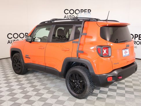 Used 2018 Jeep Renegade Trailhawk AWD/4WD image 22