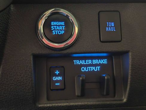 Used 2020 Toyota Tundra SR5 w/ TRD Off-Road Package AWD/4WD image 18