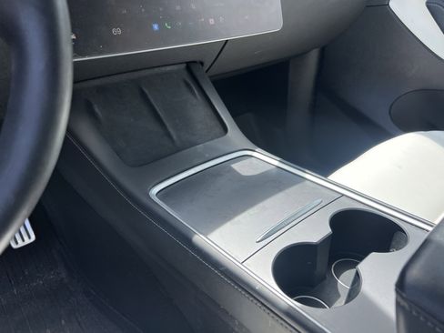 Used 2022 Tesla Model Y Performance image 25