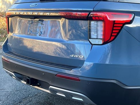 New 2026 Ford Explorer Active w/ Active Comfort Package image 5