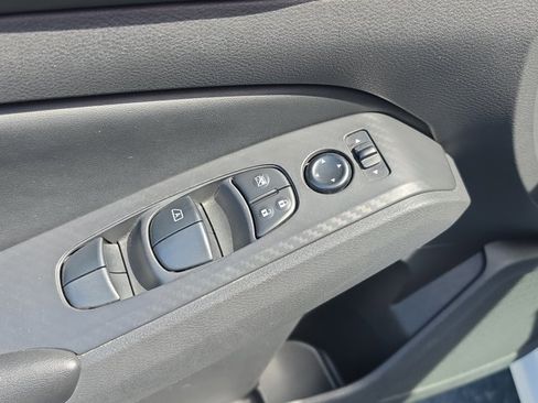 Certified 2024 Nissan Altima 2.5 S FWD image 9