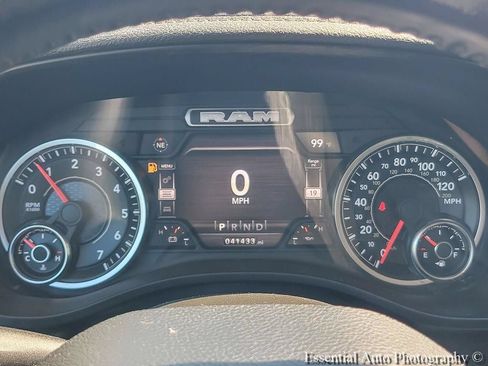 Used 2022 RAM 1500 Laramie AWD/4WD image 13