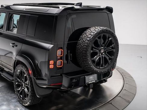 New 2025 Land Rover Defender 110 X-Dynamic SE AWD/4WD image 41
