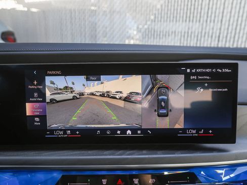 Used 2025 BMW 750e xDrive w/ Premium Package image 20