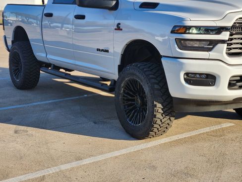 New 2025 RAM 2500 Big Horn AWD/4WD image 9