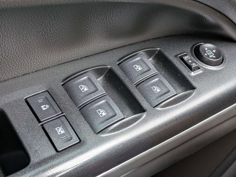 Used 2022 Chevrolet Colorado LT w/ LT Convenience Package AWD/4WD image 20
