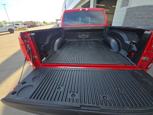 Used 2017 RAM 1500 Express AWD/4WD image 29