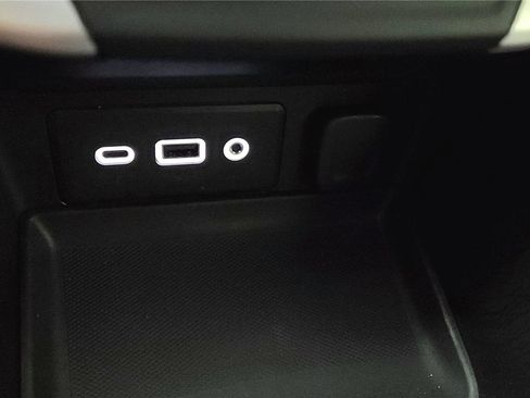 Used 2024 GMC Terrain SLE image 40