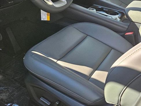 New 2026 Ford Explorer Active w/ Active Comfort Package image 4