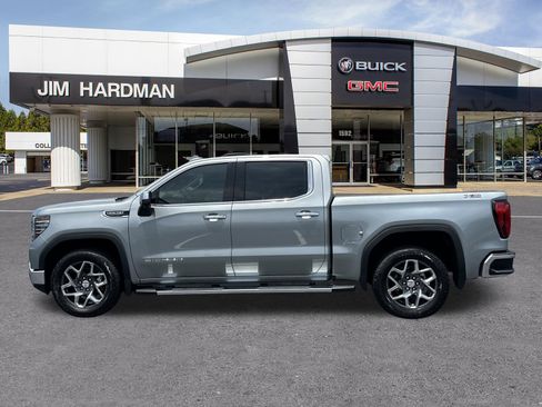 Used 2023 GMC Sierra 1500 SLT w/ SLT Premium Plus Package AWD/4WD image 4