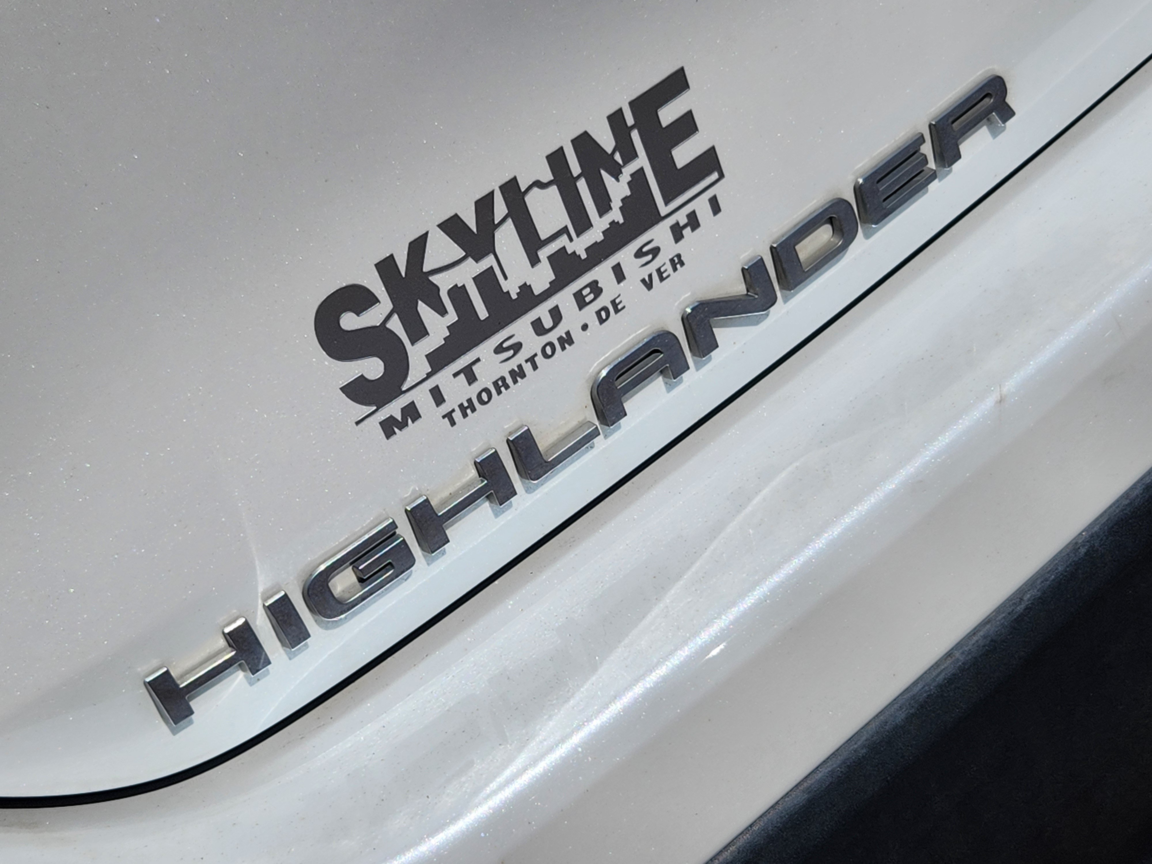 Used 2023 Toyota Highlander LE AWD/4WD image 8