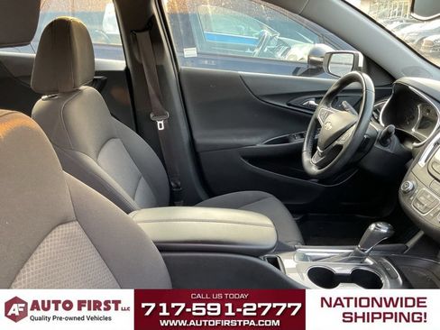 Used 2018 Chevrolet Malibu LT FWD image 15