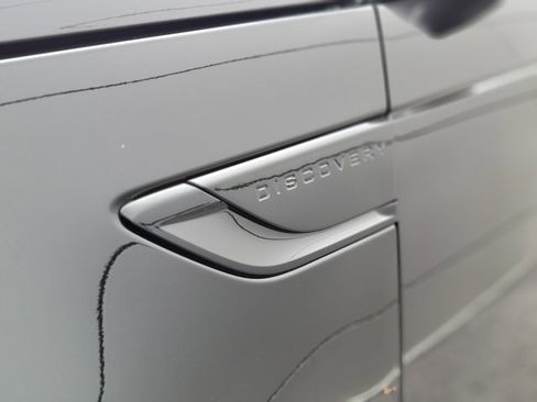 Used 2024 Land Rover Discovery Dynamic SE image 40