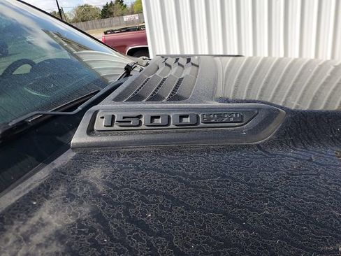 Used 2019 RAM 1500 Laramie w/ Sport Appearance Package image 5