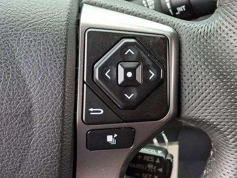 Used 2021 Toyota Tacoma SR5 AWD/4WD image 21