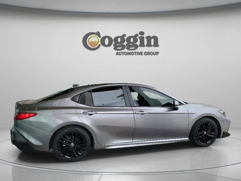 Certified 2025 Toyota Camry SE image 4