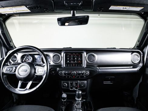 Used 2020 Jeep Wrangler Unlimited Sahara AWD/4WD image 23