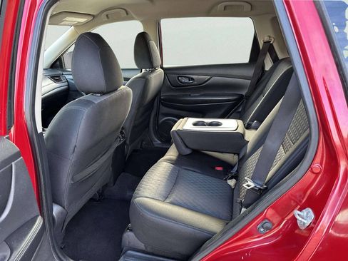 Used 2017 Nissan Rogue SV FWD image 13