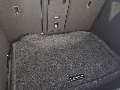 New 2026 Volkswagen Taos SE image 10